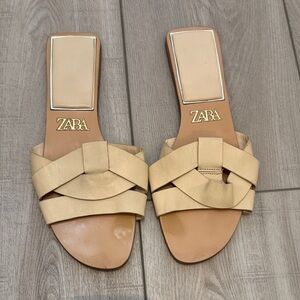 Zara Women's Beige Woven Sandals
